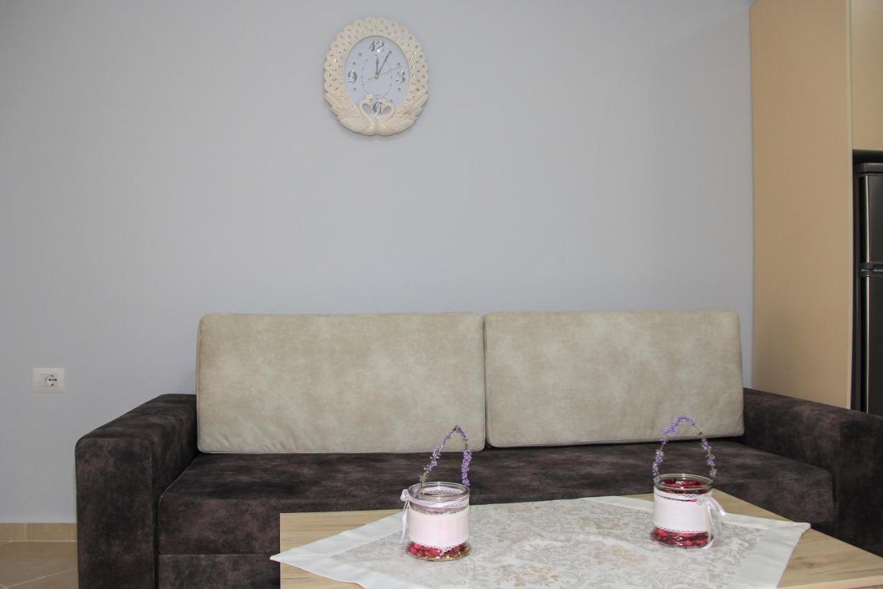Maxi'S Apartments Sarandë Buitenkant foto