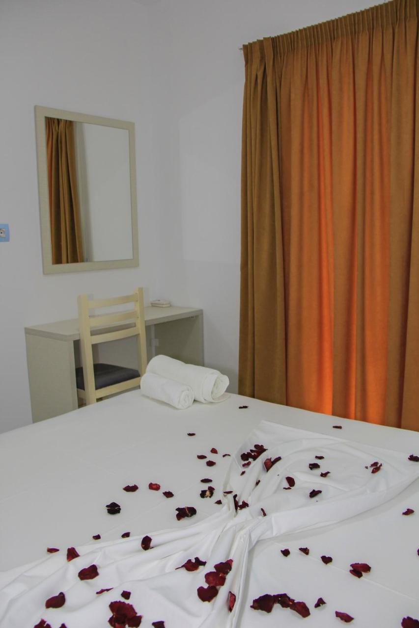 Maxi'S Apartments Sarandë Buitenkant foto