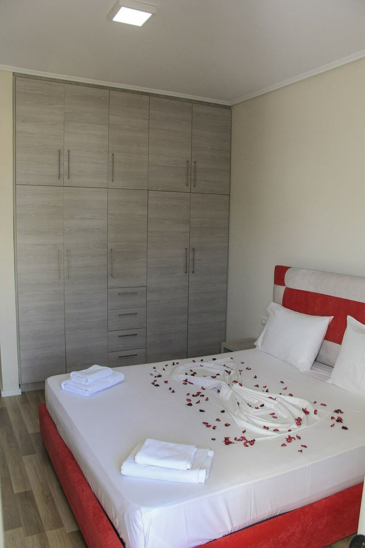 Maxi'S Apartments Sarandë Buitenkant foto